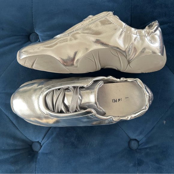 JW PEI ballet runners - Picture 3 of 4